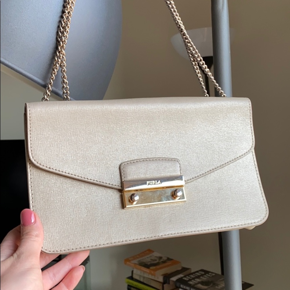 furla purse